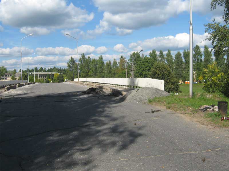 Мост в городе Новополоцке. Ремонт дорожного покрытия
