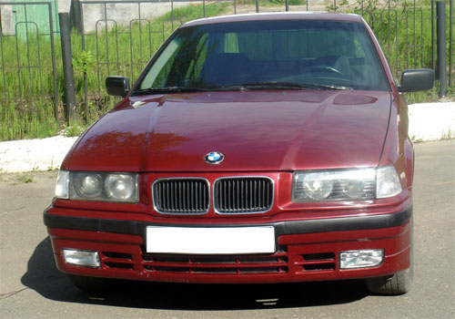 BMW e36 91г. бордовый седан, 1.8 бензин, КПП механика